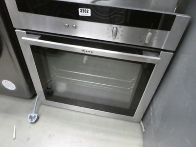 Lot 3202 - Neff integrated single door oven