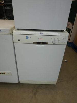 Lot 3211 - Bosch dishwasher
