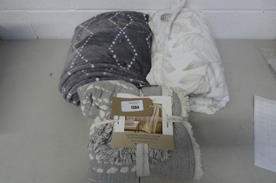 Lot 1264 - x3 throws by Life Comfort