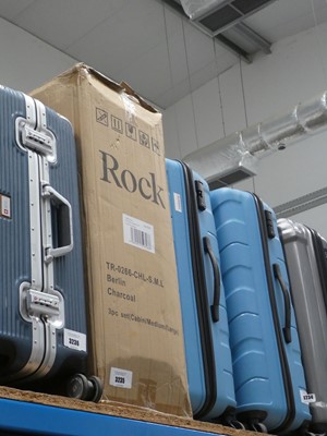 Lot 3235 - 3 piece The Rock suitcase set