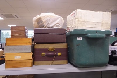 Lot 2227 - A selection of slide projectors and various...