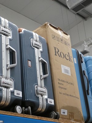 Lot 3236 - Swiss Military hard shelled suitcase