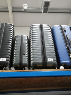 Lot 3240 - 2 piece hard shelled Samsonite suitcase set