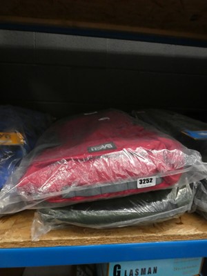 Lot 3252 - 2 Baich hiking backpacks