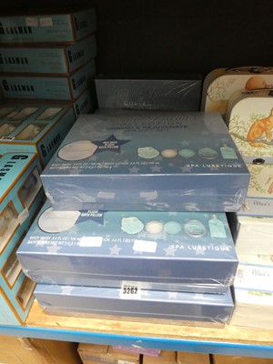 Lot 3262 - 6 Cosmic dreams collection unwind and...