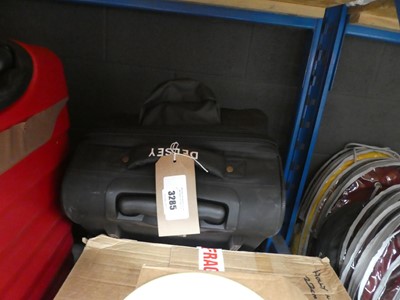 Lot 3285 - Desley Paris roller duffle suitcase
