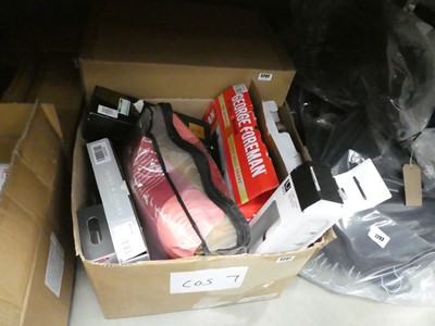 Lot 3291 - Box of various electricals to include George...