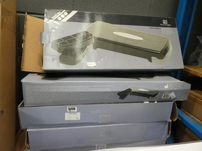 Lot 3295 - 7 aerobic steppers