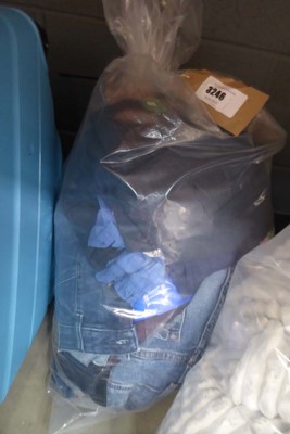 Lot 3246 - x20 mixed clothing items to include buffalo etc