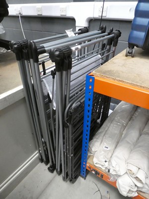 Lot 3303 - 4 clothes airers