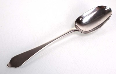 Lot 446 - A Queen Anne silver rats tail dessert spoon,...