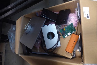 Lot 2514 - Box containing various items to include...