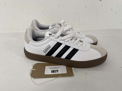 Lot Adidas VL Court 3.0 trainers in white size UK8