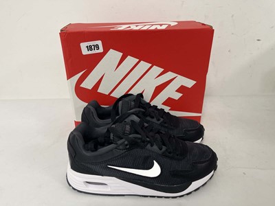 Lot Nike children's air max solo trainers in black...