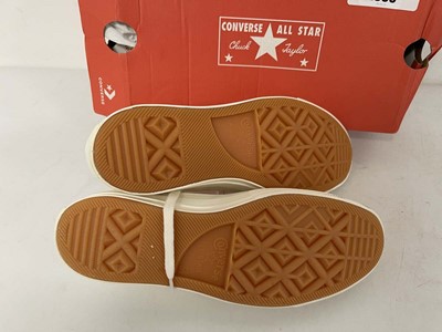 Lot 1885 - Converse chuck 70 OX trainers in white lace...