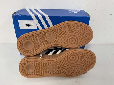 Lot 1889 - Adidas handball spezial trainers in grey size...