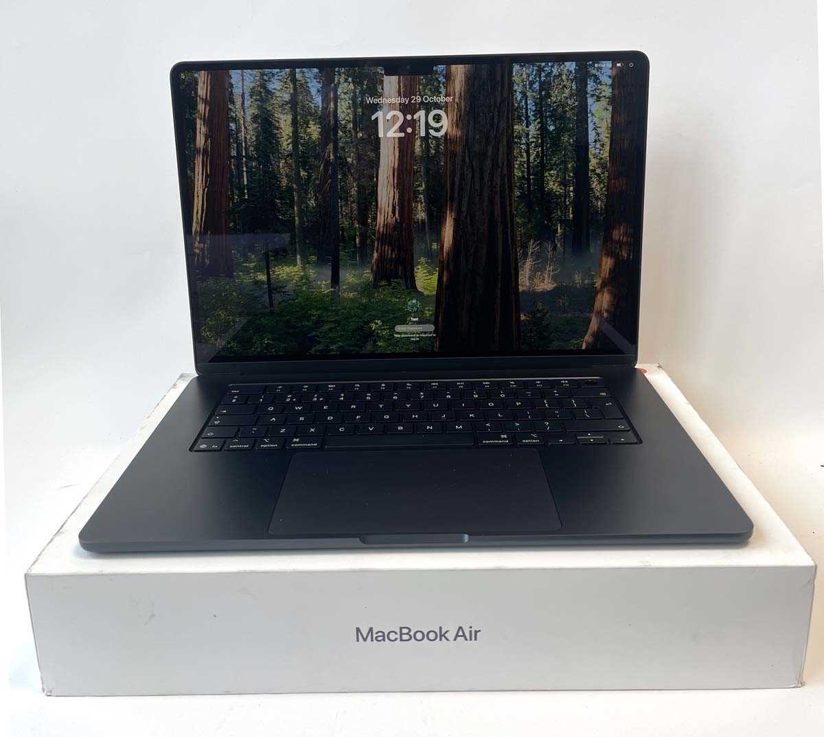 Lot MacBook Air 15" 2025 A3241 Midnight laptop...