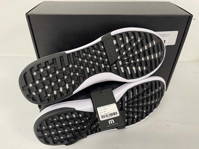 Lot Travis Mathew the daily pro hybrid trainers in...