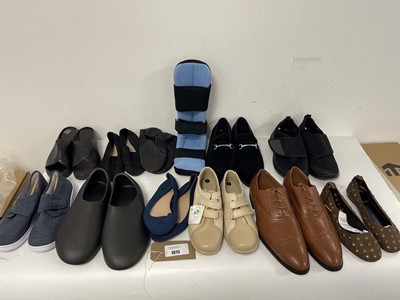 Lot 11x Pairs of shoes in various styles to...