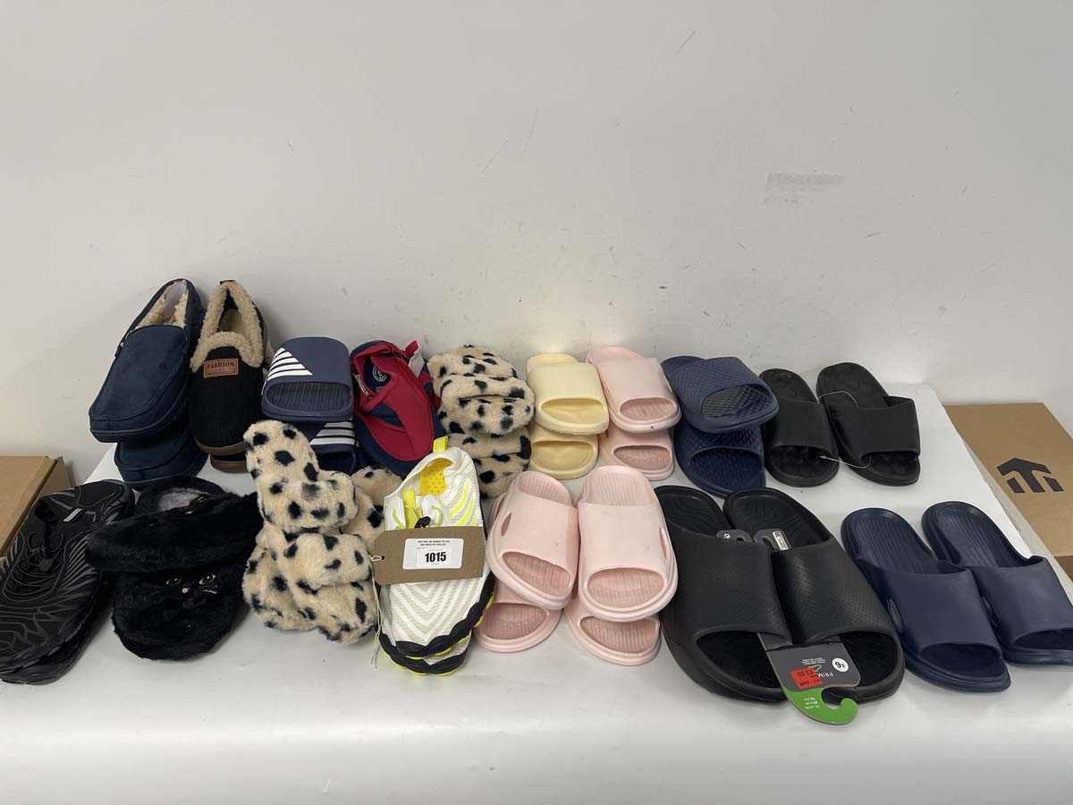 Lot 17x Pairs of Slippers / Slides in various styles