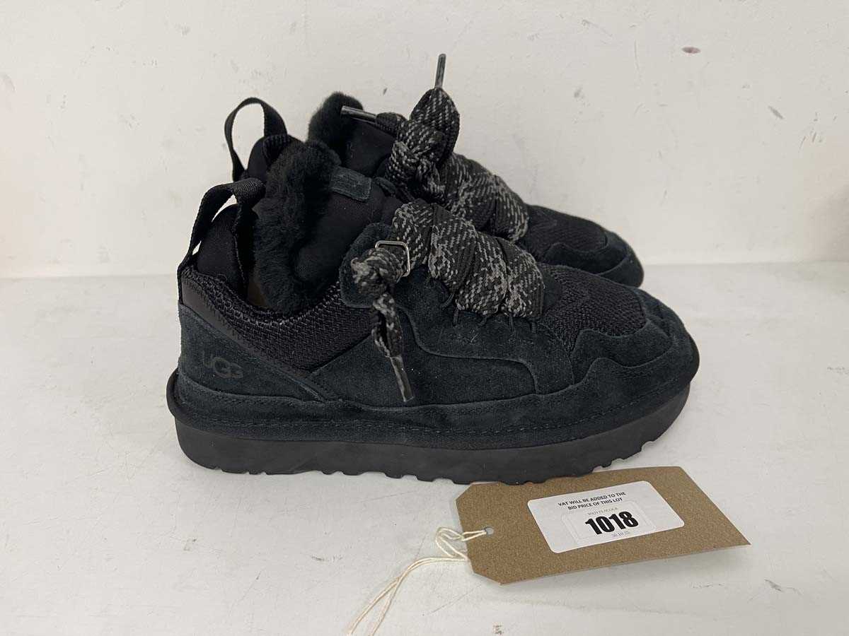Lot Ugg trainers in black size UK7