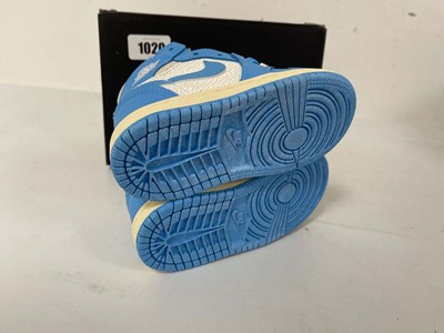 Lot Nike children's jordan 1 retro high OG...