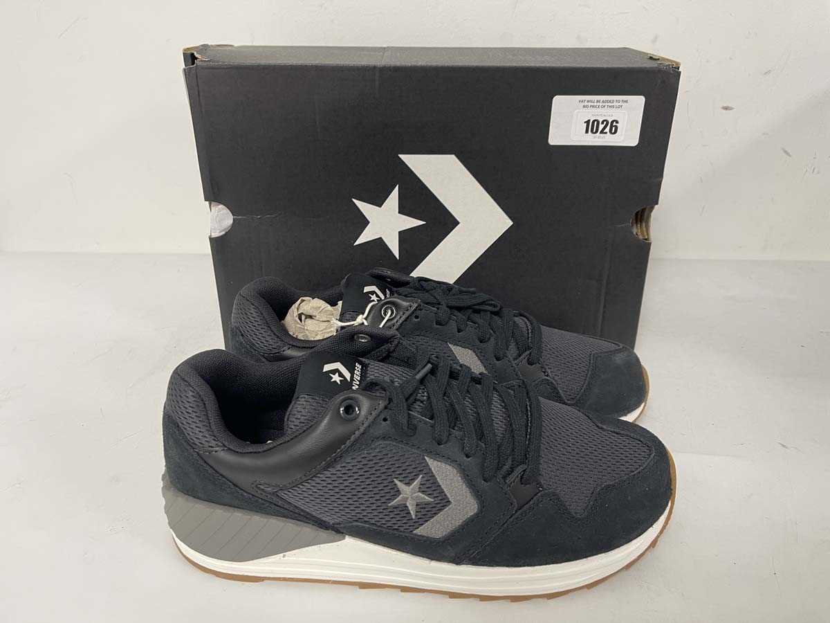 Lot Converse wave trainers om total eclipse size...