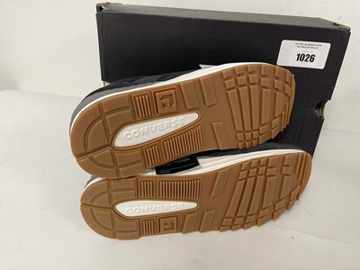 Lot Converse wave trainers om total eclipse size...