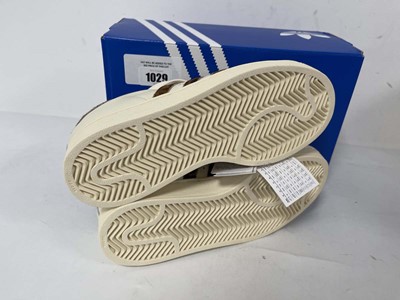 Lot Adidas superstar II trainers in beige size UK5...