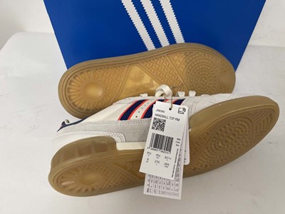 Lot Adidas handball top rm trainers in grey size...