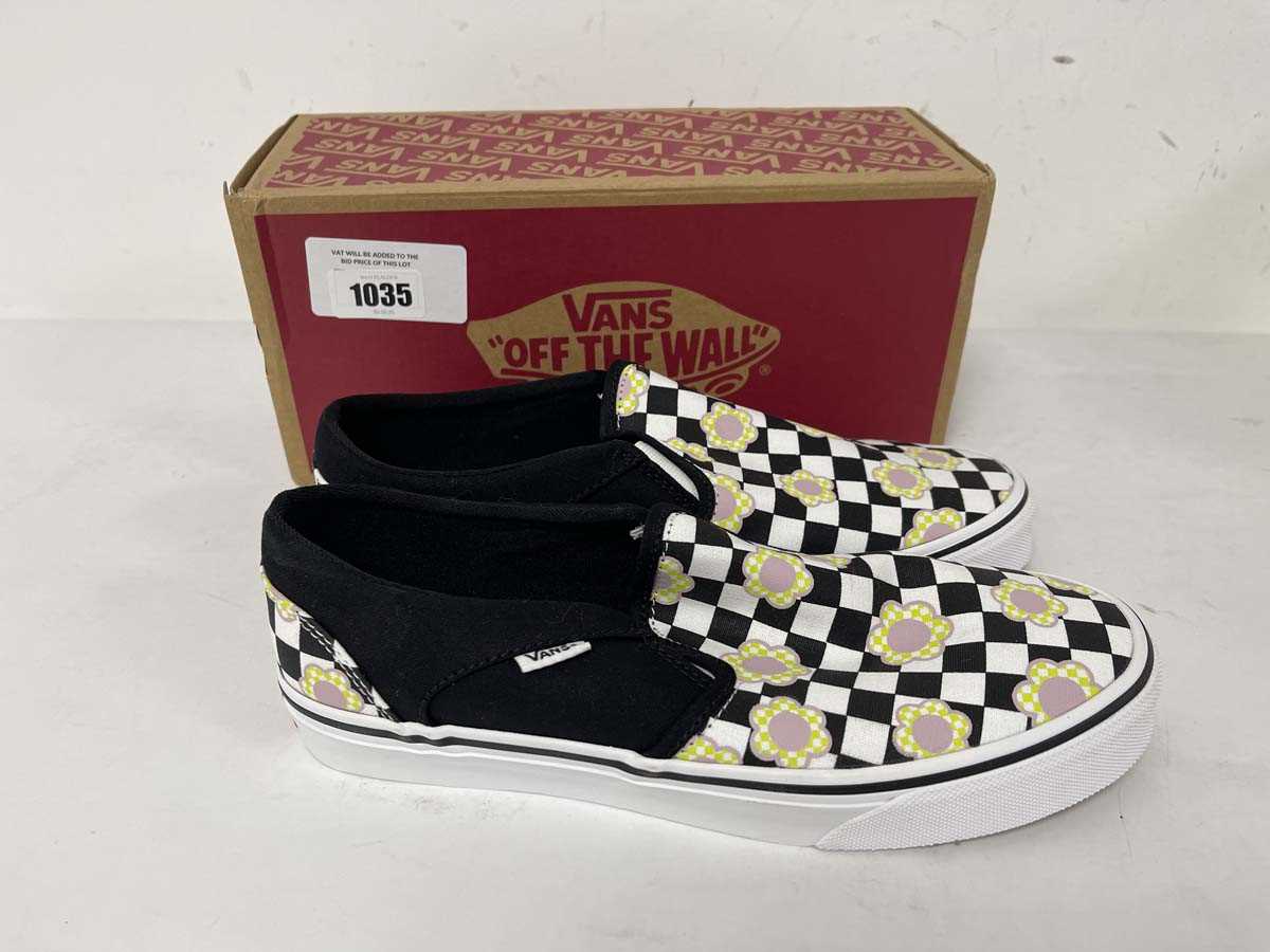 Lot Vans flower checkerboard trainers in black...