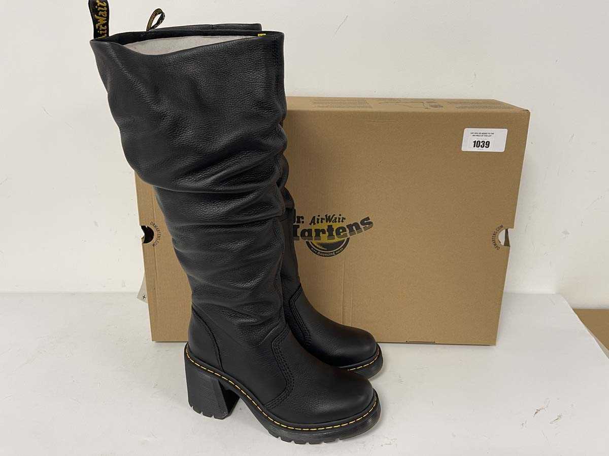 Lot Dr Martens kasey boots in black size UK7 - boxed