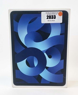 Lot iPad Air 5th Gen A2588 64GB Blue with box and...