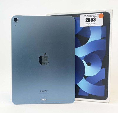 Lot iPad Air 5th Gen A2588 64GB Blue with box and...