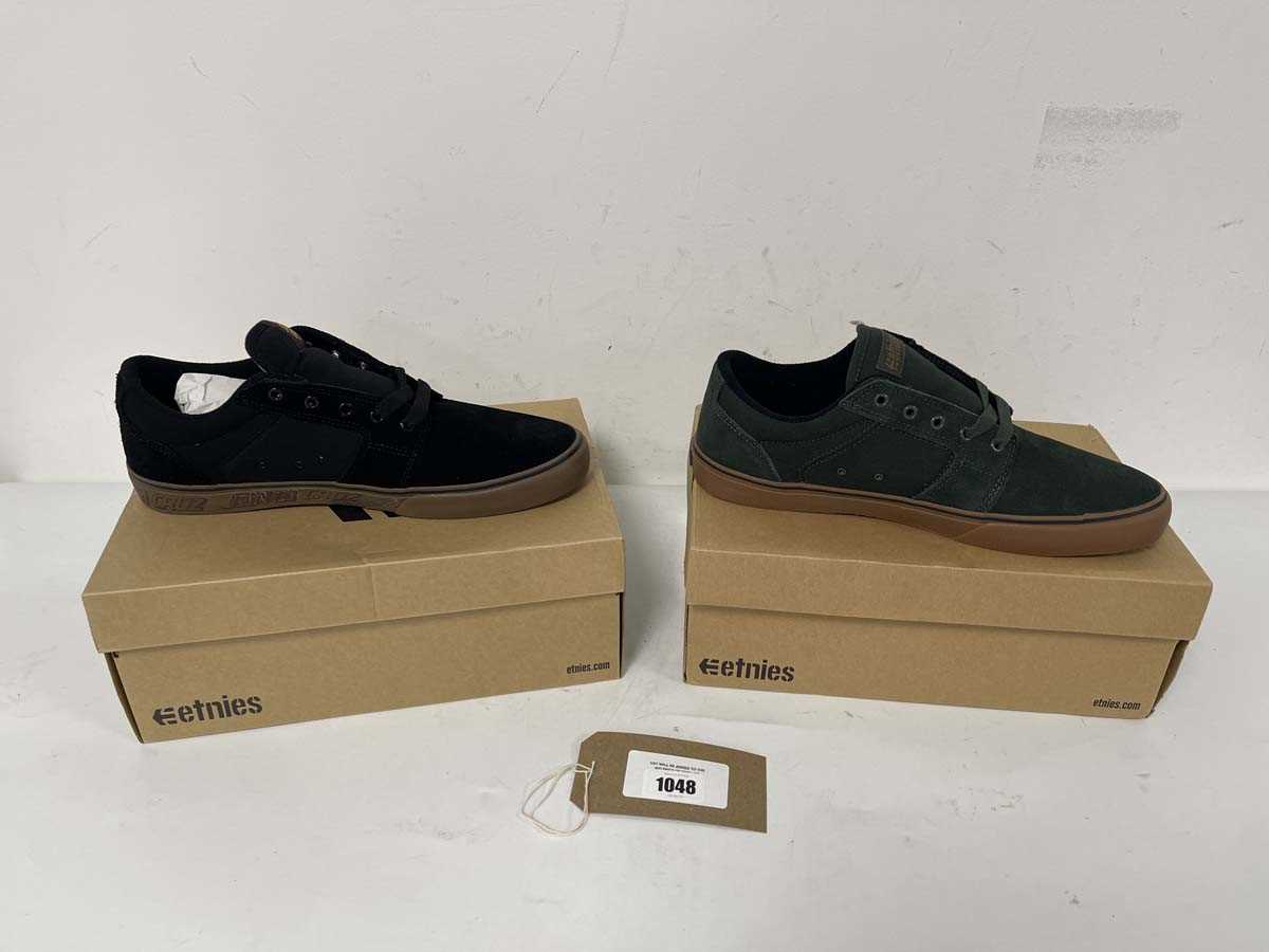 Lot 2x Boxed pairs of Etnies barge trainers both...