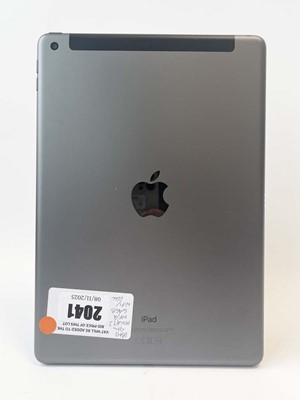 Lot iPad 9th Gen A2604 64GB Space Grey (SIM slot)