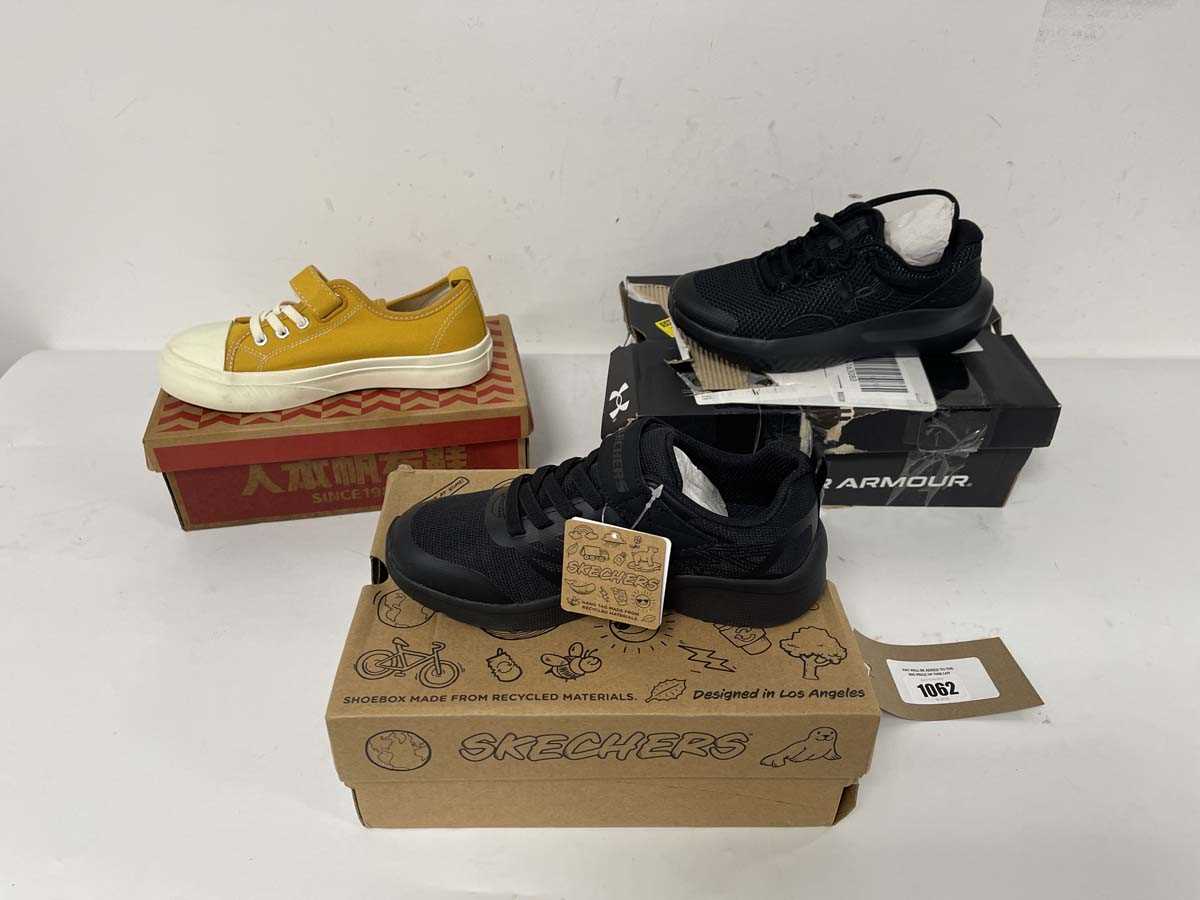 Lot 3x Boxed pairs of children's shoes to include...