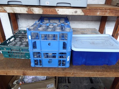 Lot 753 - Shelf of assorted glassware