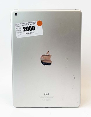 Lot iPad 6th Gen A1893 128GB Silver