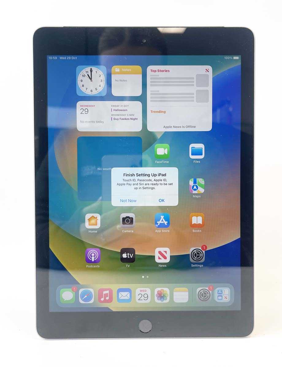 Lot iPad 6th Gen A1954 32GB Space Grey (SIM slot)