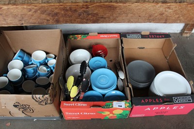 Lot 766 - 3 trays of blue coffee cups, espresso cups,...