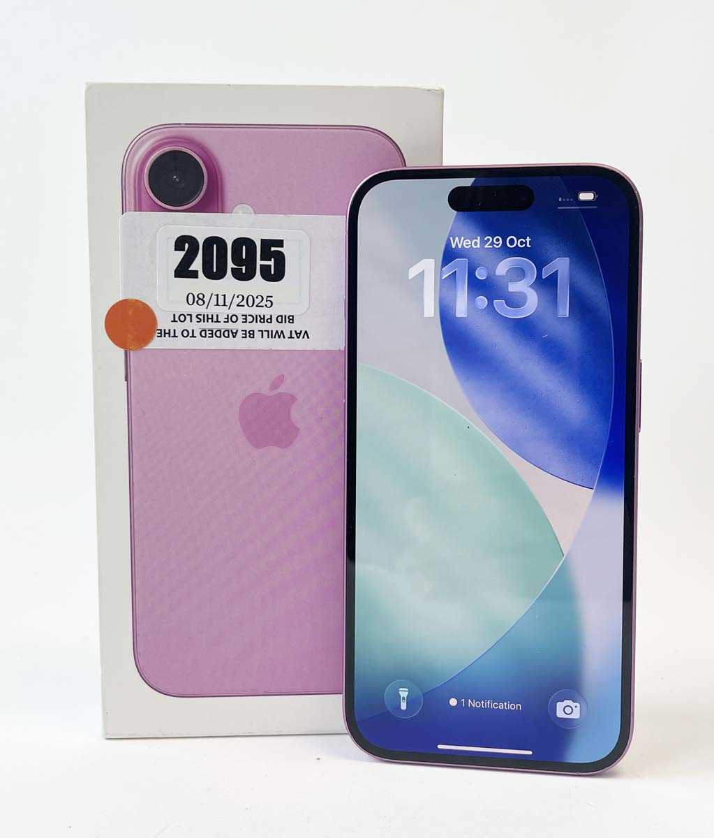 Lot iPhone 16 128GB Pink with box and cable