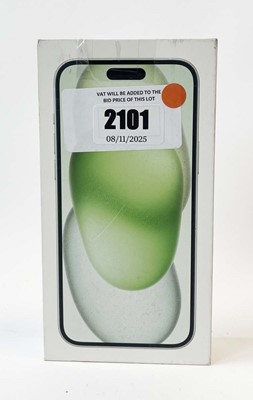 Lot iPhone 15 Plus 128GB Green with box and cable