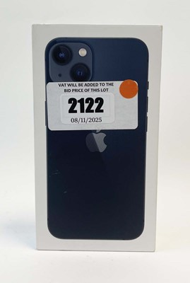 Lot iPhone 13 128GB Midnight with box and cable