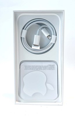 Lot iPhone 12 64GB Black with box and cable