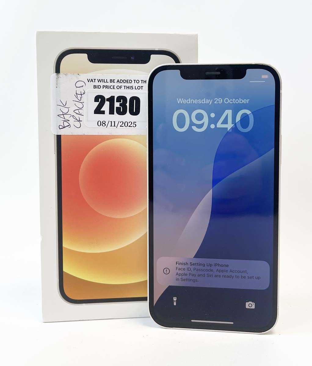 Lot iPhone 12 128GB White with box (back glass...