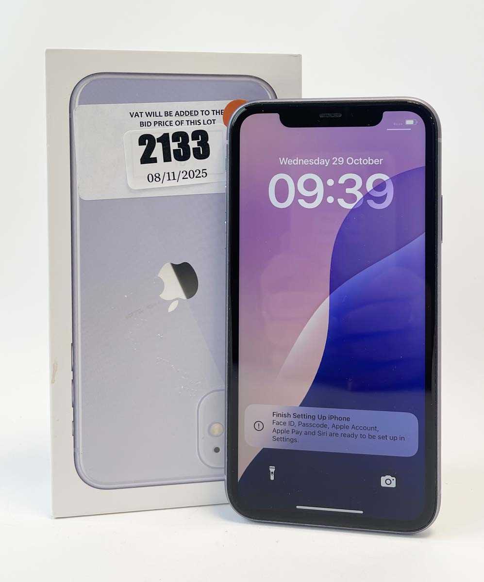 Lot iPhone 11 64GB Purple with box