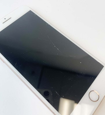 Lot iPhone 8 Plus 64GB Gold