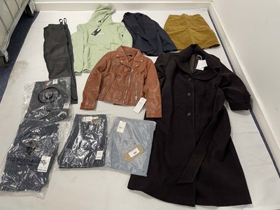 Lot Selection of clothing to include Infinity...