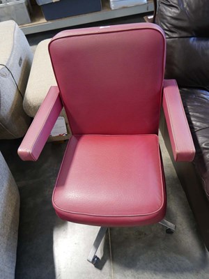 Lot 1181 - Red leather upholstered swivel office chair on...